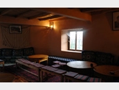 LES ROCHES ARMED 02.jpg